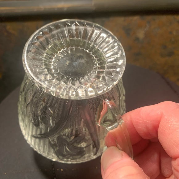 Lovely vintage clear depression glass creamer Jeanette Iris Herringbone Pattern - Picture 7 of 9